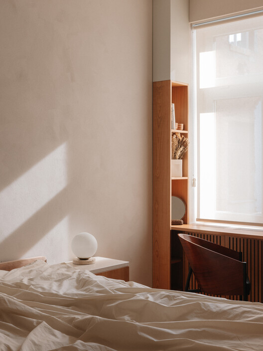 Treehouse Apartment / Projekt V Arhitektura - Interior Photography, Bedroom, Wood, Bed