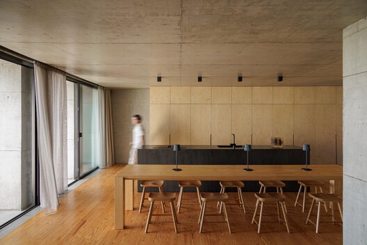 Casa da Rocha Quebrada / SO Arquitetura & Design Casa da Rocha Quebrada / SO Arquitetura & Design - Fotografía interior, Cocina, Madera, Mesas, Sillas