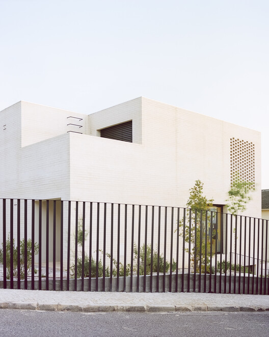 Parede Townhouses / extrastudio - Exterior Photography