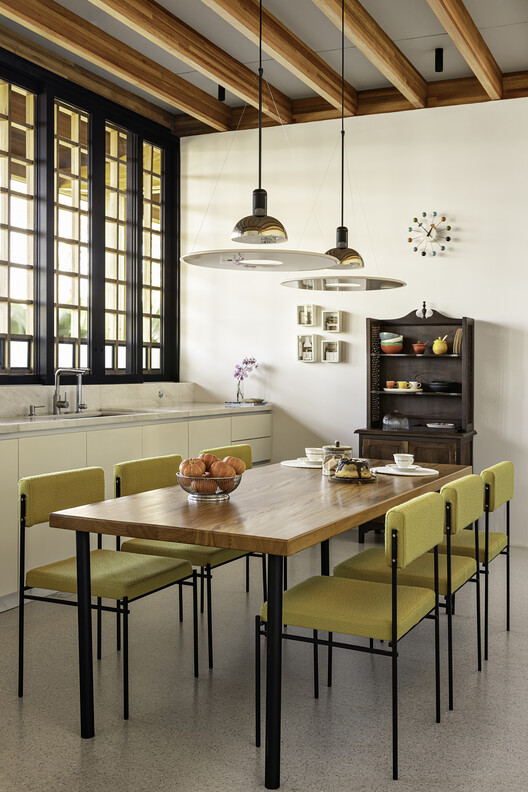 House MM / Equipe Lamas - Interior Photography, Table, Wood, Chair, Lighting, Glass