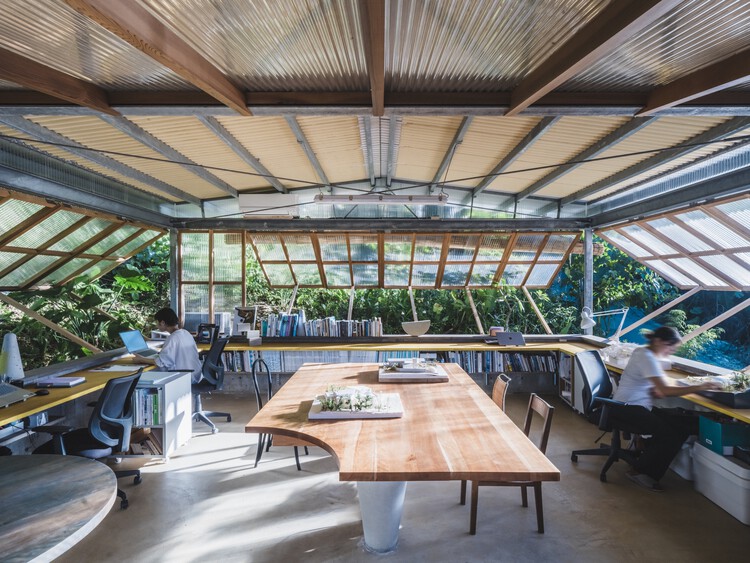 谷池山工作室 / Studio Cochi Architects - 室内图, 餐厅, 桌子, 木头, 椅子, 玻璃, 梁