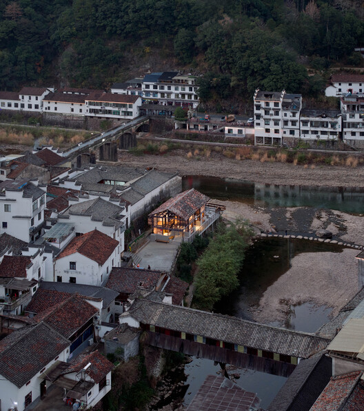 Renovation of the Old Riverside House / Ref Architects + 0.5m Studio - Exterior Photography