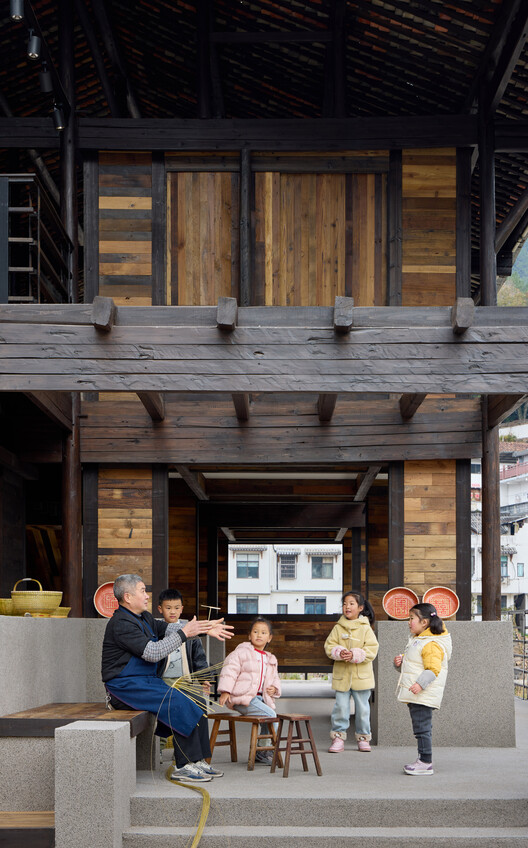 Renovation of the Old Riverside House / Ref Architects + 0.5m Studio - Interior Photography, Wood