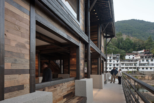 Renovation of the Old Riverside House / Ref Architects + 0.5m Studio - Interior Photography, Wood