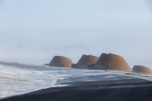 Volcano-In Hotel of Arrivals / PLAT ASIA - Exterior Photography