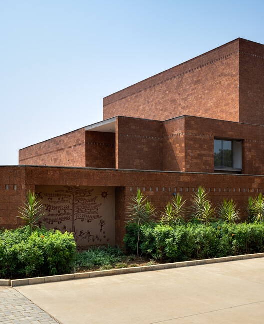 Bagchi Karunashraya Palliative Care Center / Mindspace - Exterior Photography, Brick