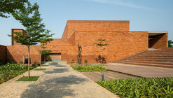 Centro de Cuidados Paliativos Bagchi Karunashraya / Mindspace