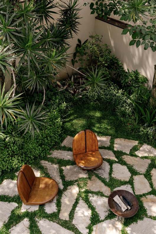 Casa Alto de Pinheiros / Terra Arquitetura - Fotografía exterior, Jardín, Sillas, Patio, Patio interior