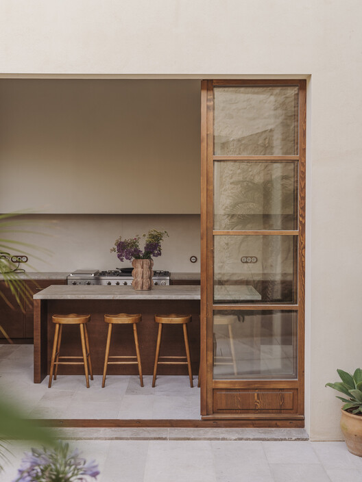 Born 10 / Estudio NORA - fotografía de interiores, cocina, madera, puertas, vidrio