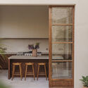 Born 10 / Estudio NORA - fotografía de interiores, cocina, madera, puertas, vidrio