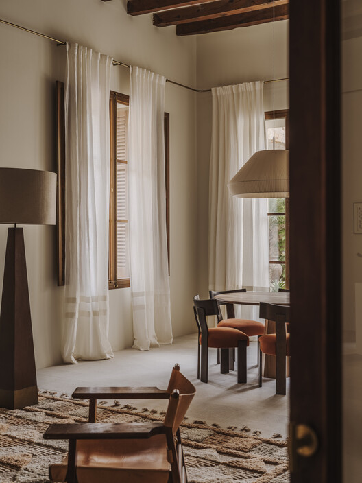 Born 10 / NORA studio Born 10 / NORA studio - Fotografía interior, Comedor, Madera, Iluminación, Sillas