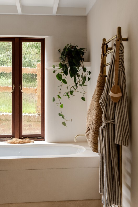 Clay Rise Home / Templeton Ford - Interior Photography, Bathroom, Bathtub