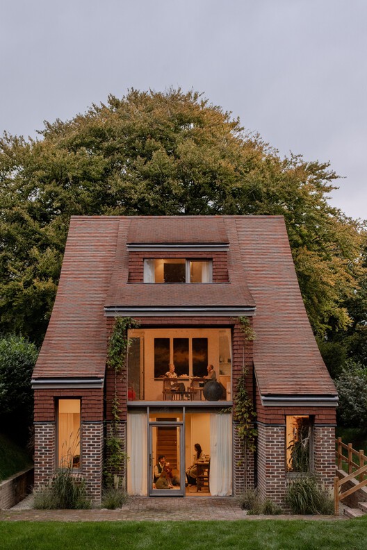 Clay Rise Home / Templeton Ford - Exterior Photography, Wood, Door, Brick
