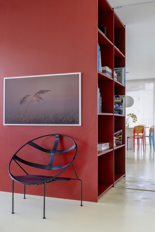 Apartamento Piracema / Nommo Arquitetos + BOSCARDIN CORSI - Fotografía interior, Madera, Sillas, Estanterías