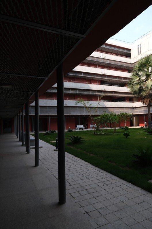 International Guest House, IIT Hyderabad / IITH Campus Design Team of the University of Tokyo + NIHON SEKKEI + APL design workshop - Exterior Photography, Courtyard