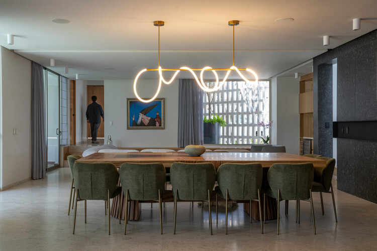 Casa Auseva / graus - fotografía de interiores, restaurante, madera, iluminación, mesas, sillas