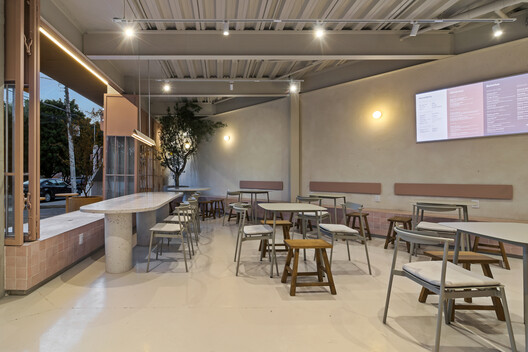 Ancestra Panadería / Tallera Ancestra Panadería / Tallera - Fotografía interior, Comedor, Sillas