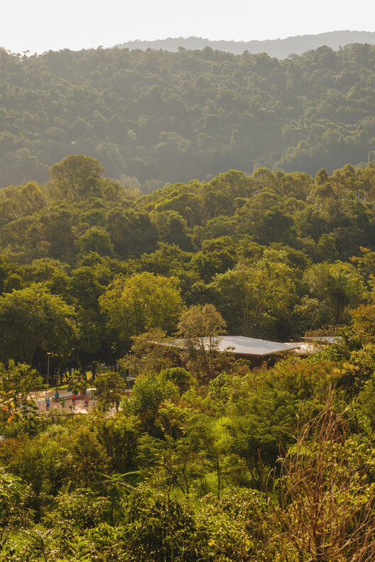 Córrego do Bispo Linear Park / Natureza Urbana - Image 10 of 24