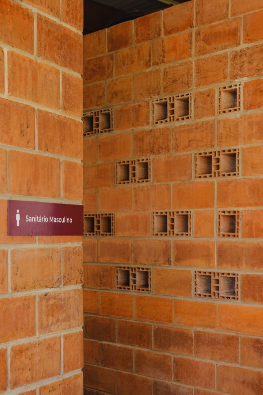 Córrego do Bispo Linear Park / Natureza Urbana - Image 16 of 24