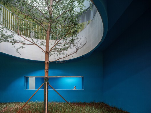 Escola Futian Lvzhou Shenzhen / CCDI Dongxiying Studio - Imagem 8 de 33