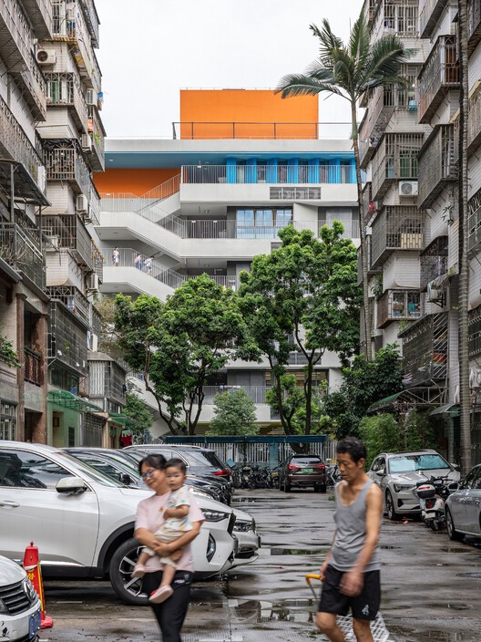 Escola Futian Lvzhou Shenzhen / CCDI Dongxiying Studio - Fotografia de Exterior, Balcão