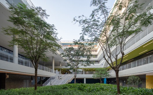 Escola Futian Lvzhou Shenzhen / CCDI Dongxiying Studio - Imagem 20 de 33