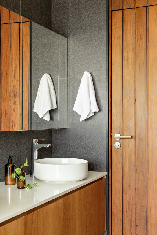 Moiré Apartment / CODA Arquitetura - Interior Photography, Bathroom, Wood, Sink