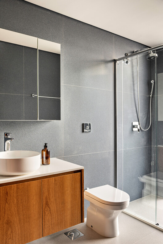 Moiré Apartment / CODA Arquitetura - Interior Photography, Bathroom, Toilet, Sink, Countertop, Lighting