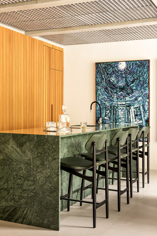 Moiré Apartment / CODA Arquitetura - Interior Photography, Wood, Table, Chair