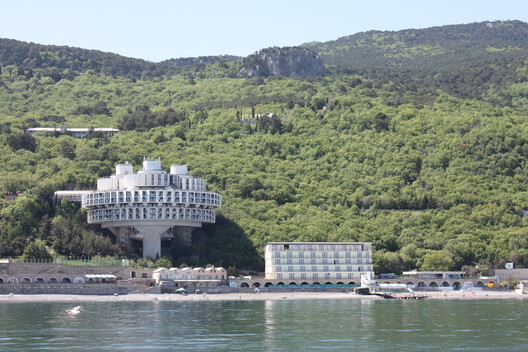 Druzhba Sanatorium: A Soviet Monument Suspended Between Earth and Sea - Image 5 of 21