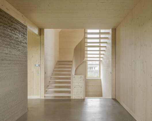 Semi-Detached House in Friedrichsruhe / larob. studio für architektur + Florian Nagler Architekten - Image 4 of 26