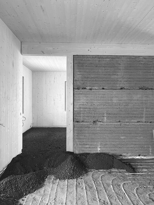 Semi-Detached House in Friedrichsruhe / larob. studio für architektur + Florian Nagler Architekten - Image 24 of 26