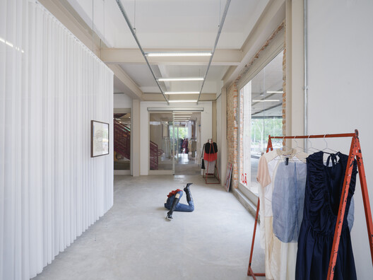 ÃO ATELIÊ/SHOWROOM / Clube ÃO ATELIÊ/SHOWROOM / Clube - Interior Photography, Closet, Concrete