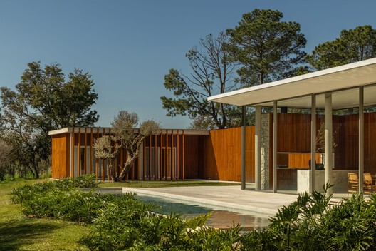 GC House / Estúdio Naia - Image 6 of 31