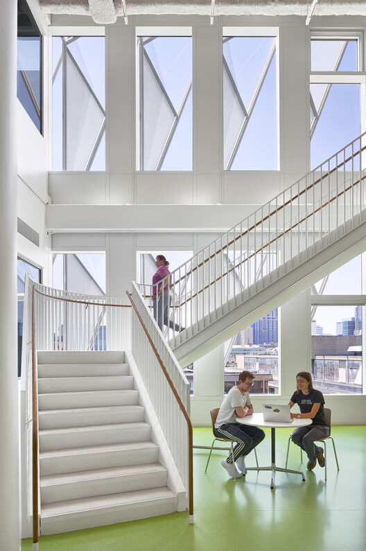 University of Pennsylvania Vagelos Laboratory for Energy Science and Technology / Behnisch Architekten - Interior Photography, Stairs, Wood, Glass, Handrail