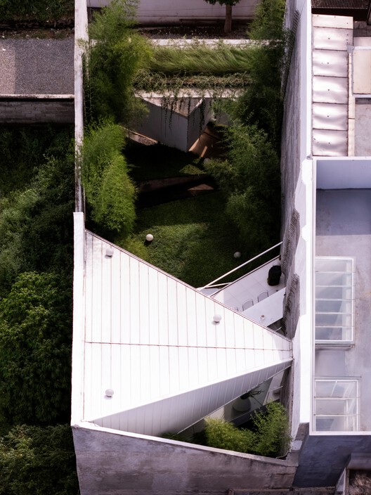 Folded Rooms Garden / RAD+ar (Research Artistic Design + architecture) Folded Rooms Garden / RAD+ar (Research Artistic Design + architecture) - Exterior Photography