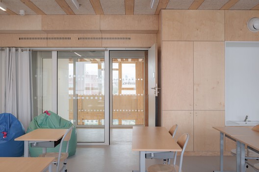 Dominique Frelaut School Group / Tectoniques Dominique Frelaut School Group / Tectoniques - Interior Photography, Wood, Chair, Glass