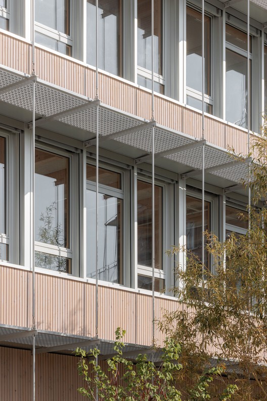 Dominique Frelaut School Group / Tectoniques Dominique Frelaut School Group / Tectoniques - Exterior Photography, Balcony, Glass