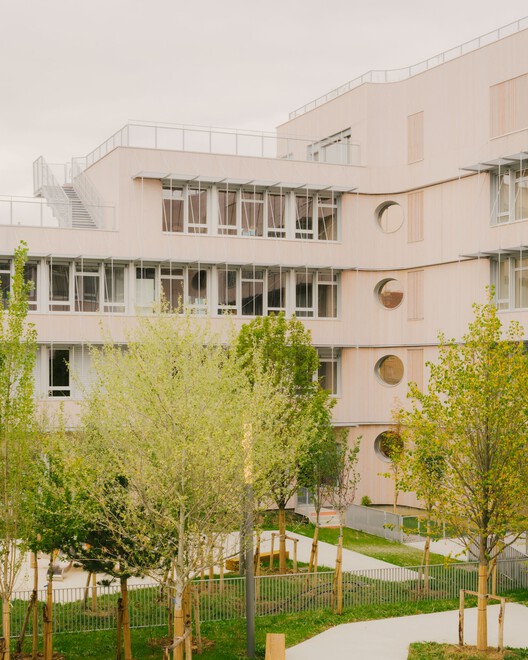 Dominique Frelaut School Group / Tectoniques Dominique Frelaut School Group / Tectoniques - Exterior Photography, Facade, Balcony