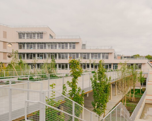 Dominique Frelaut School Group / Tectoniques Dominique Frelaut School Group / Tectoniques - Exterior Photography, Balcony