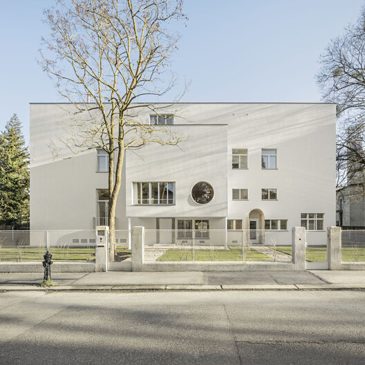 Villa Beer Renovation / Christian Prasser Architektur - Exterior Photography, Concrete