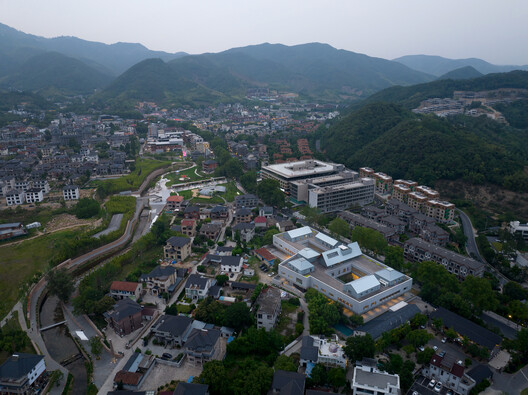 7Hills Yard - Hillstation Brand Center / ConCom Studio - Exterior Photography, Aerial View Photography