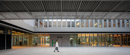 7Hills Yard - Hillstation Brand Center / ConCom Studio - Interior Photography