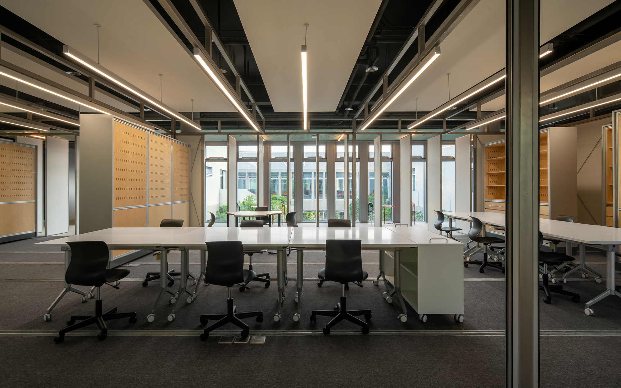 Galeria de Centro de Marca Hillstation – Pátio 7hills / ConCom Studio - 22
