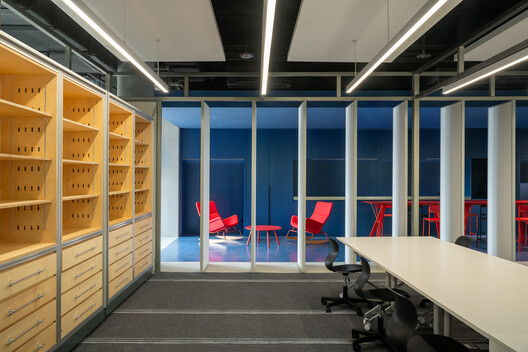 7Hills Yard - Hillstation Brand Center / ConCom Studio - Interior Photography, Chair, Glass