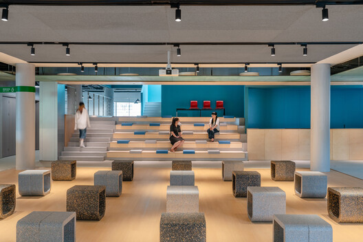 7Hills Yard - Hillstation Brand Center / ConCom Studio - Interior Photography, Living Room