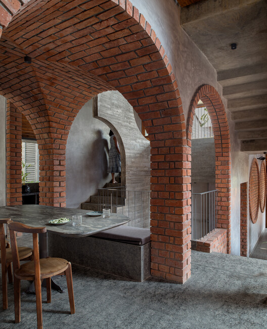 Rangmanch House / PMA madhushala Rangmanch House / PMA madhushala - Interior Photography, Brick, Arch, Column, Arcade, Beam