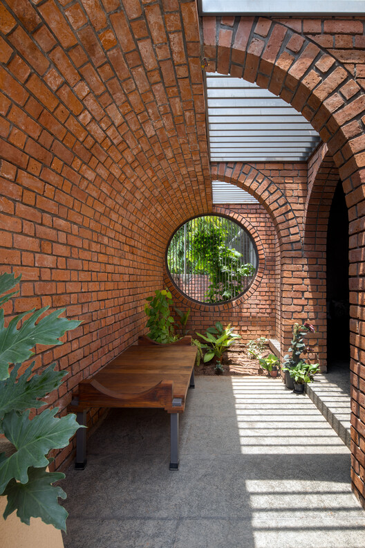 Rangmanch House / PMA madhushala Rangmanch House / PMA madhushala - Interior Photography, Brick, Arch