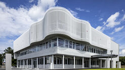 Tsuruoka City Shonai Nursing School / MIKAMI Architects