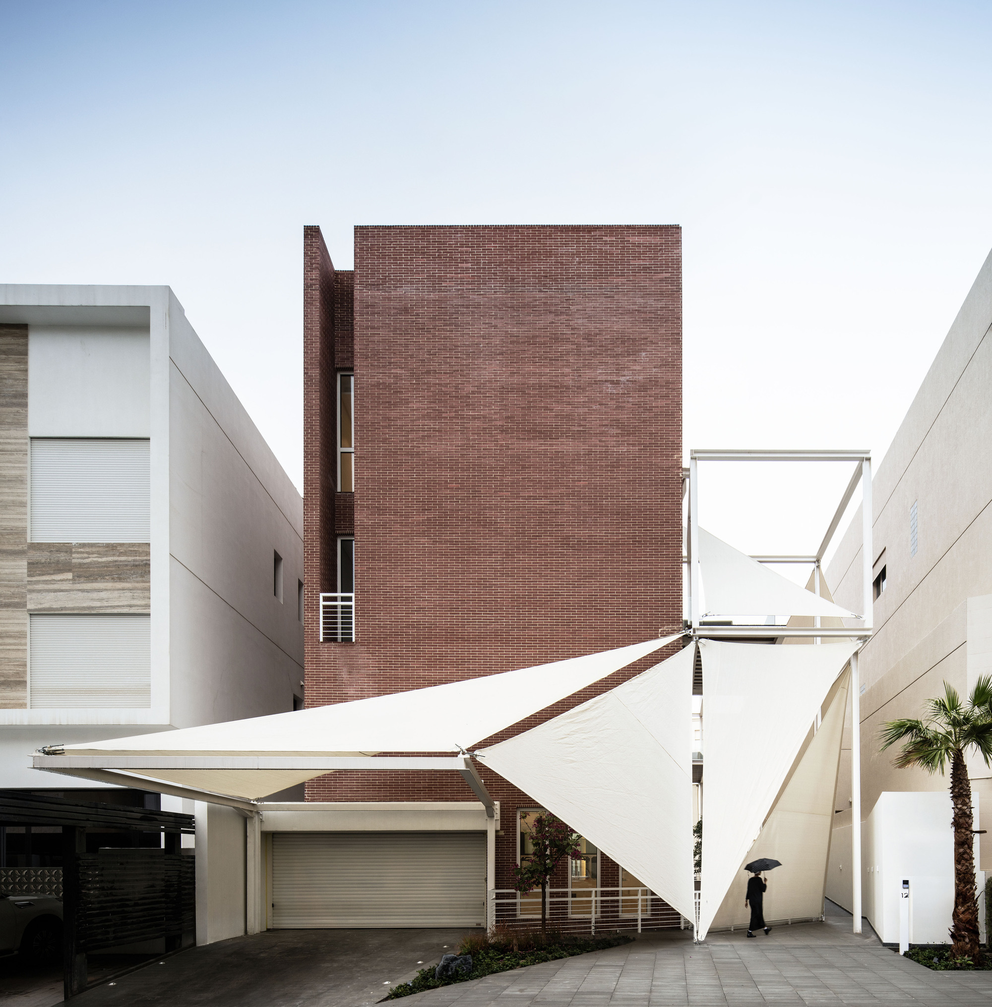 Shade House / Massive Order